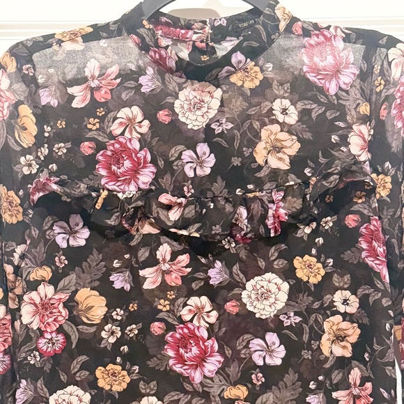 🌸 Forever 21 Floral Ruffle Long-Sleeve Top – Size Small - Picture 1 of 7
